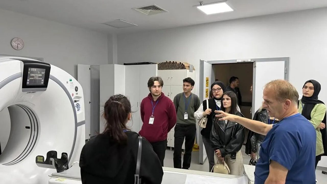 Üniversite öğrencileri sağlık teknolojilerini yerinde tanıdı