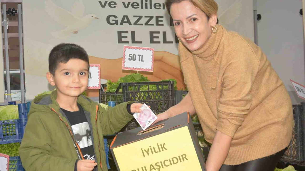 Ünye'de miniklerin pazar geliri Gazze’ye bağışlandı