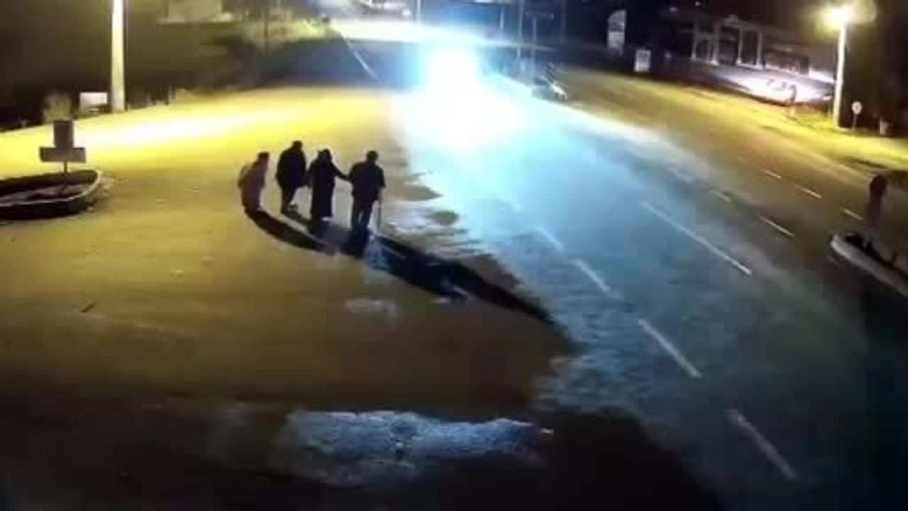 Uşak Eşme'de Trafik Kazası: 3 Yaya Hayatını Kaybetti