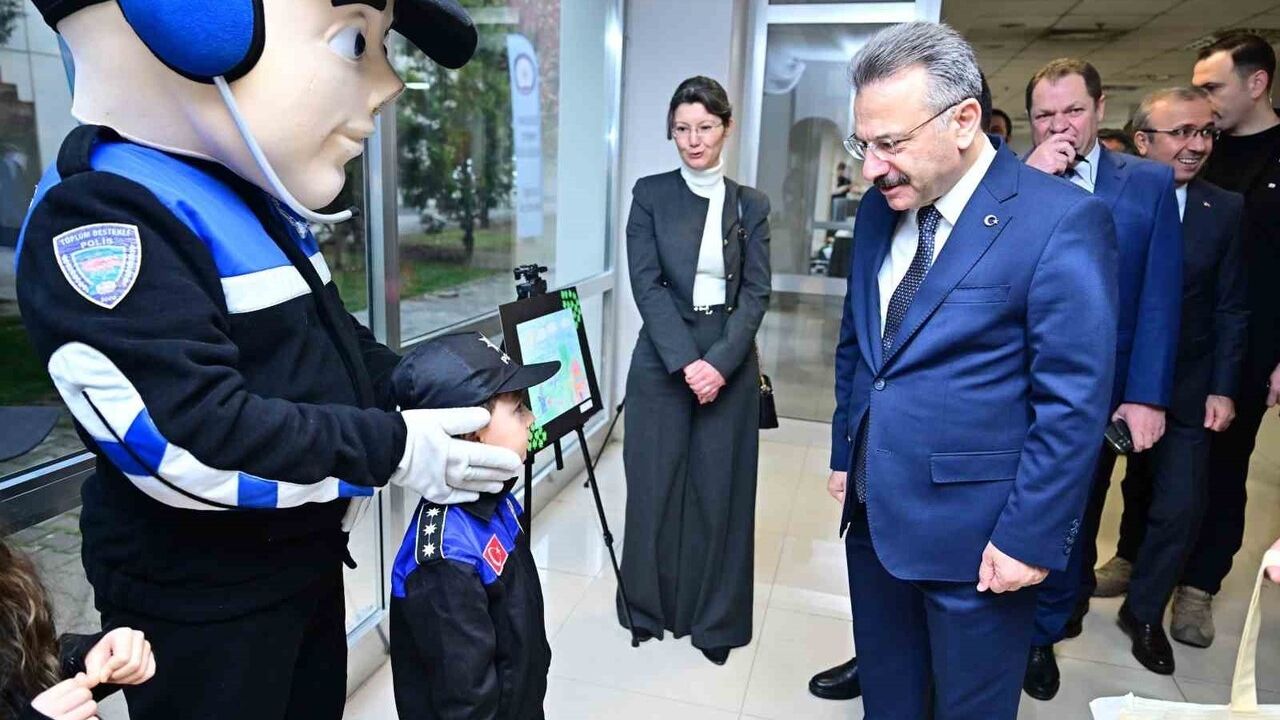 Vali Aksoy: Teknoloji bağımlılığı giderek artan bir sorun