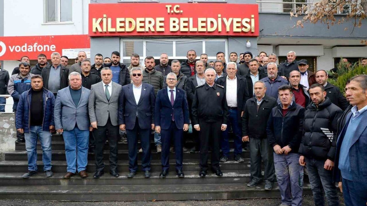 Vali Çelik, halı saha kavgası sonrası mağdurları ziyaret etti