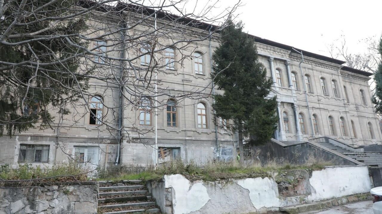 Vali Musa Işın, Kütahya Lisesi restorasyonunu yerinde inceledi