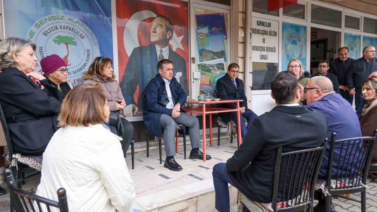 Vali Sözer Kapaklılar Derneği'nde Vatandaşlarla Buluştu