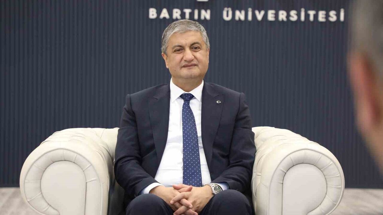 Vali Yavuz ile BARÜ Rektörü Akkaya bölgesel kalkınmayı ele aldı