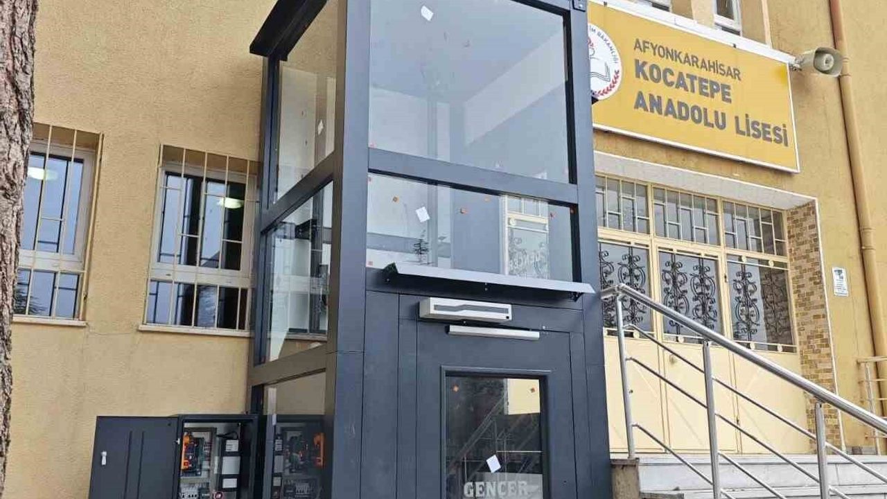 Vali Yiğitbaşı, engelli öğrencinin okula erişimini sağladı