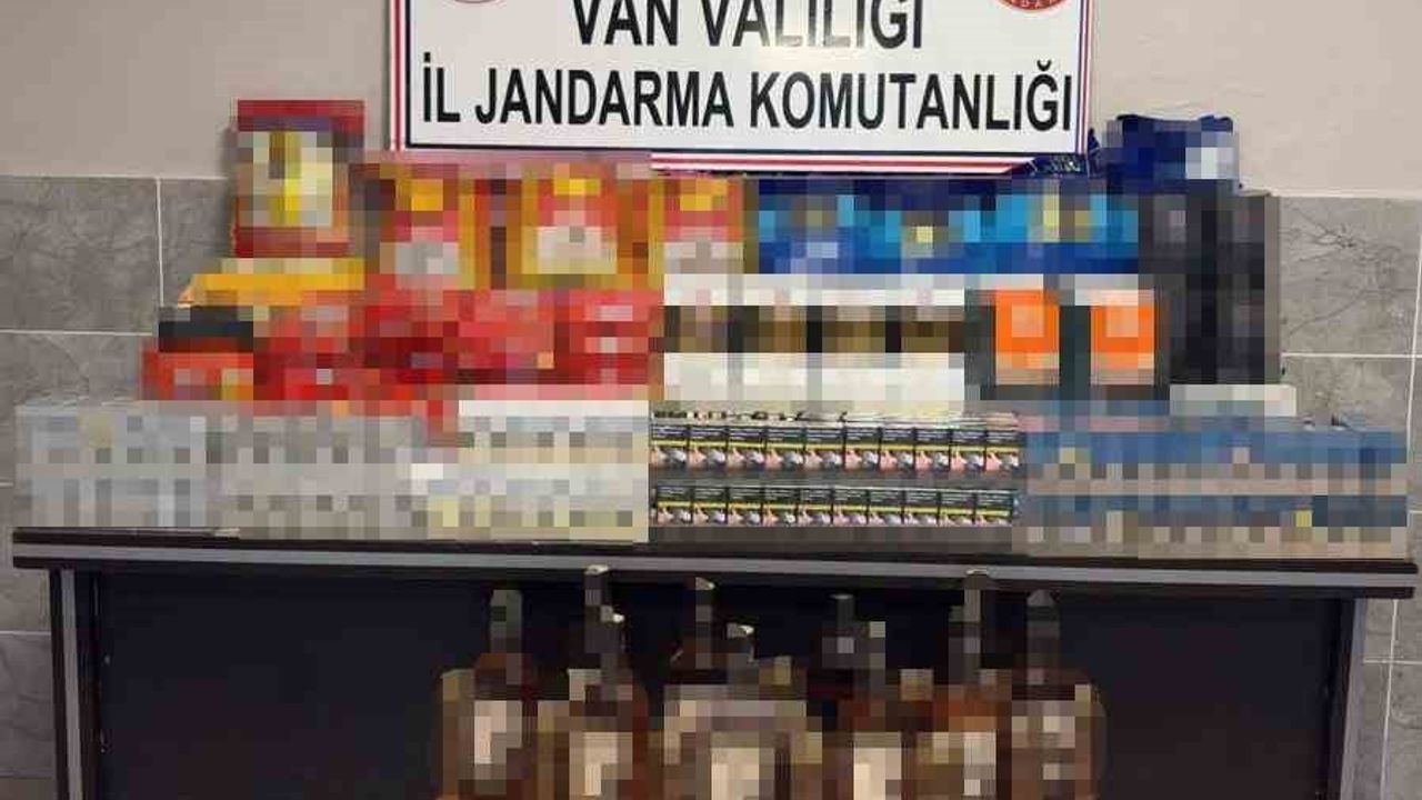 Van’ın Gürpınar ilçesinde kaçak sigara, alkol ve gıda ele geçirildi