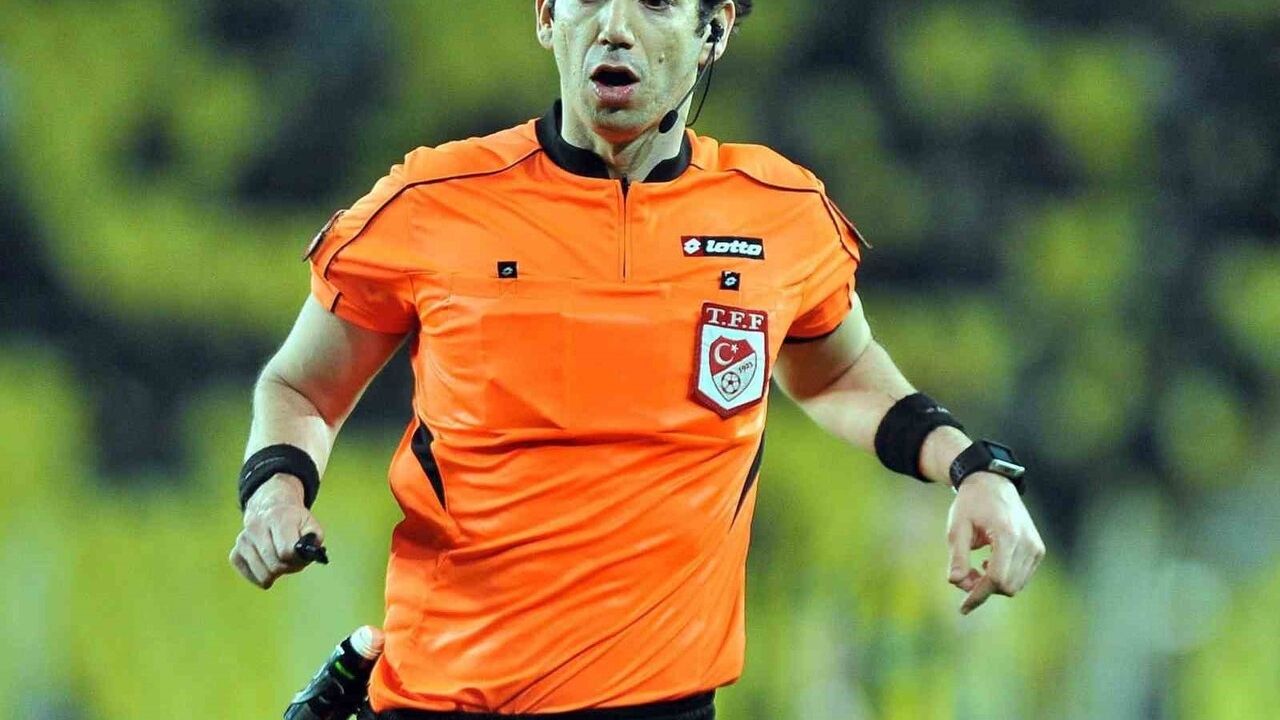 VAR Onur Özütoprak, Galatasaray-Samsunspor maçında görevde