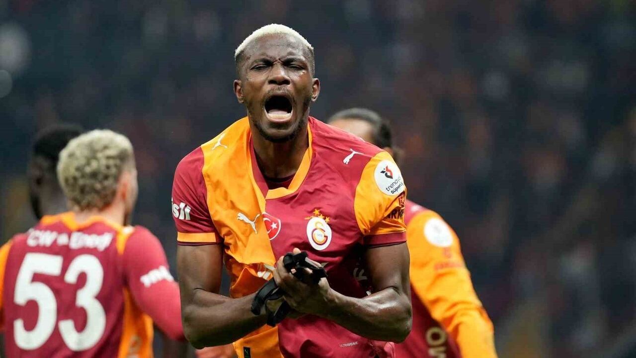 Victor Osimhen bu sezonki gol sayısını 11'e çıkardı