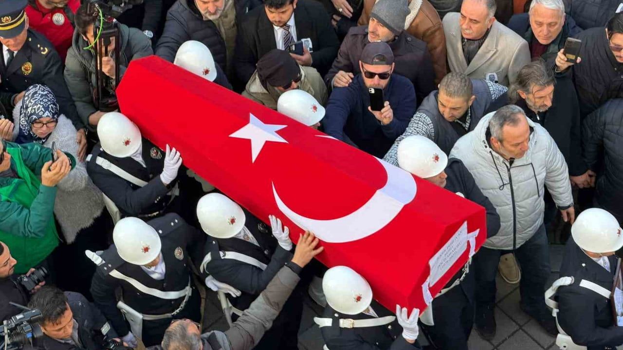 Yalova’da Şehit Polis İlker Pehlivan İçin Cenaze Töreni — Bakan Yerlikaya Katıldı