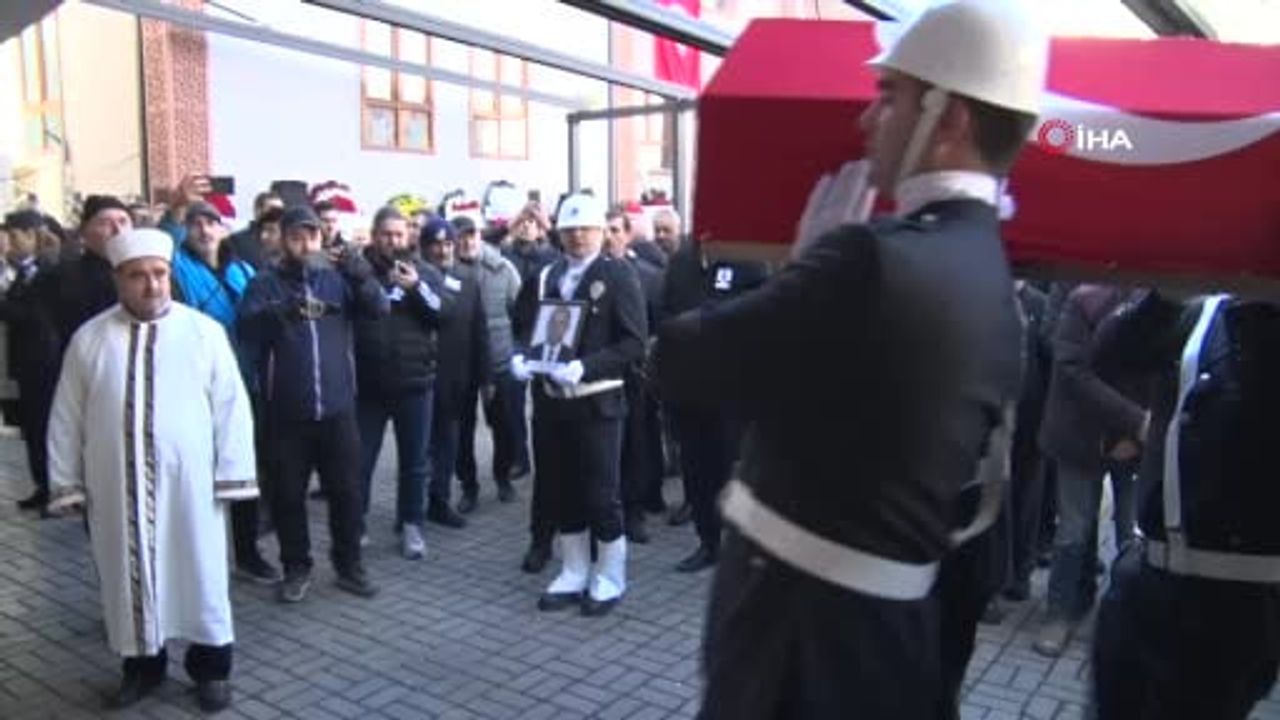 Yalova'da şehit polis İlker Pehlivan son yolculuğuna uğurlandı