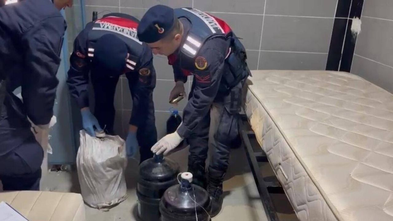 Yeni yıl öncesi Aydın Çine'de 6 ton sahte alkol ele geçirildi