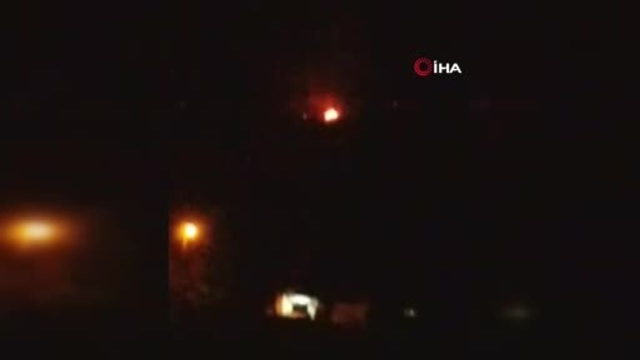 Yenice'de seyir halindeki hafif ticari araç motor yangınında kullanılamaz hale geldi