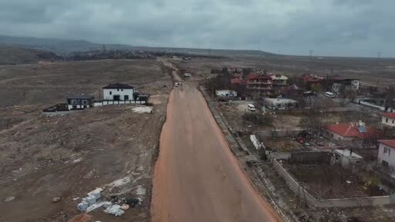 Yeşilburç köyü modern yollara kavuşuyor