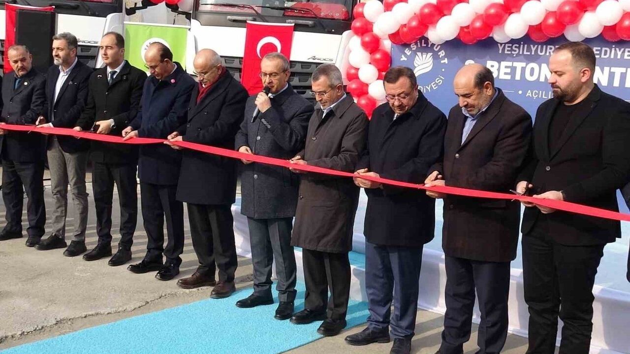 Yeşilyurt’te 70 milyon TL’lik ikinci beton santrali açıldı