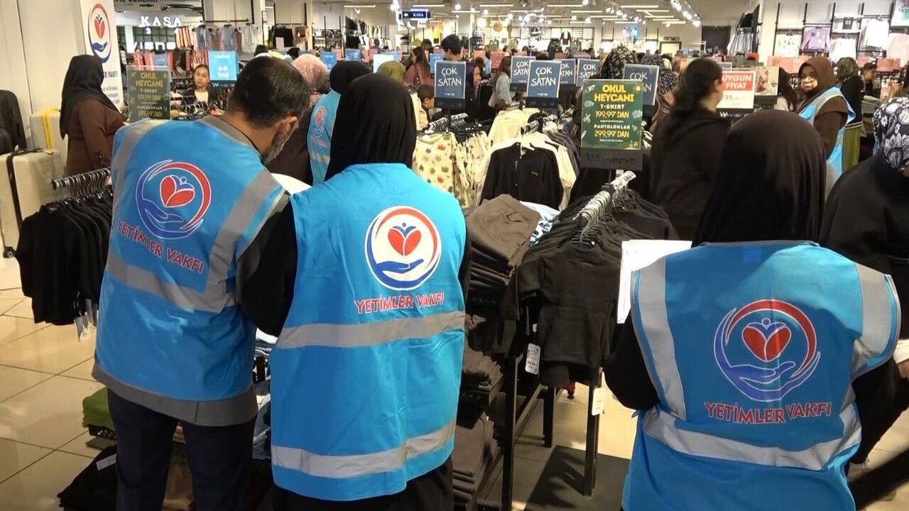 Yetimler Vakfı Gaziantep'te 250 yetime kışlık giyim desteği