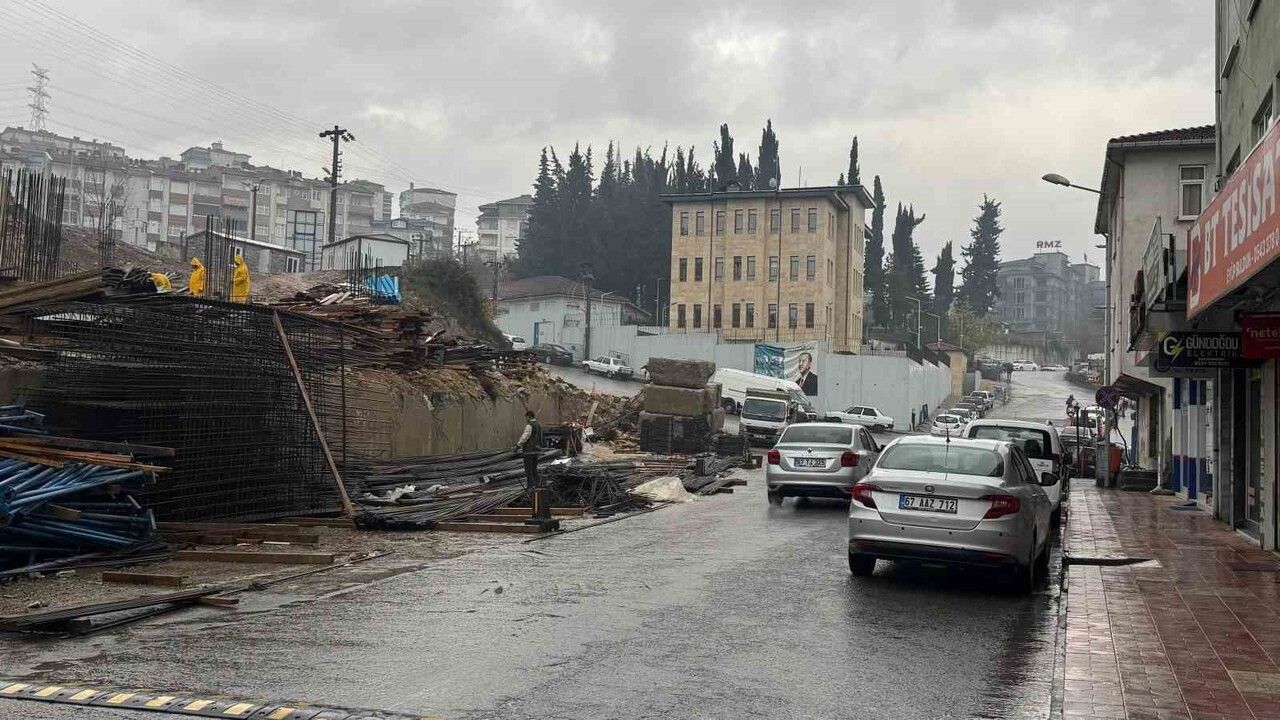 Yol kenarında güvensiz çalışma Alaplı’da endişe yarattı
