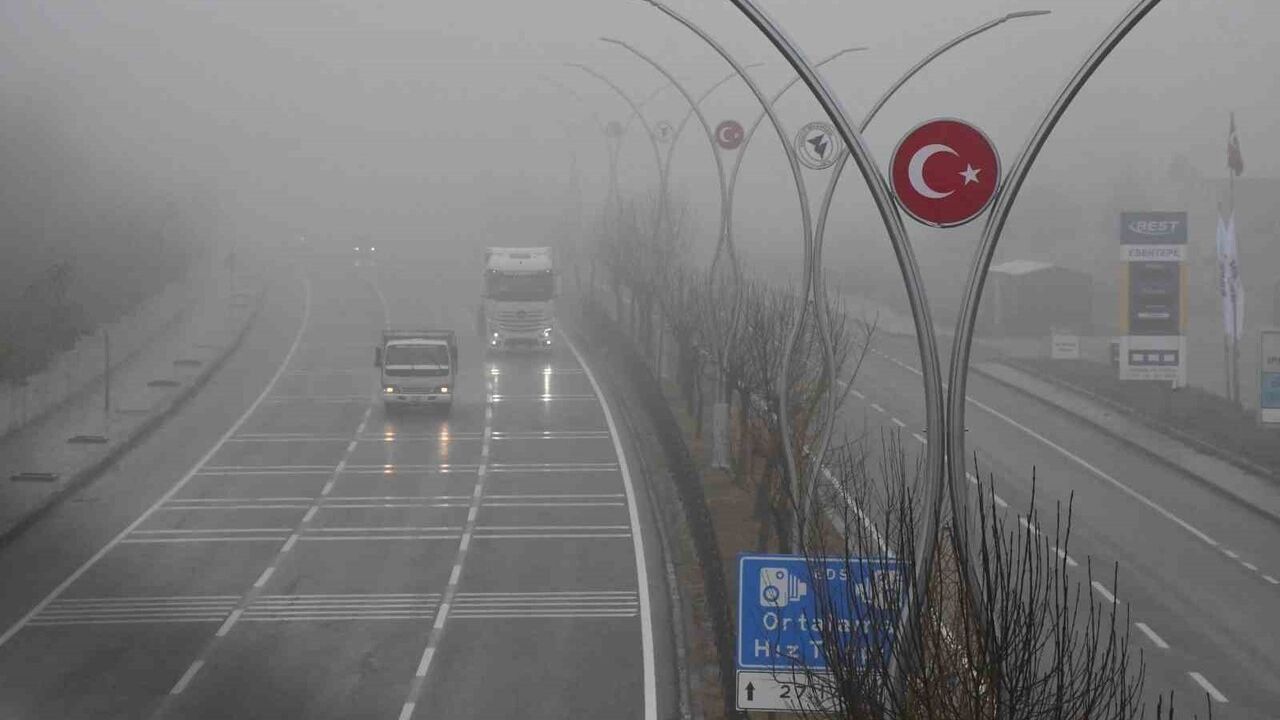 Yozgat'ta Yoğun Sis: Görüş 20 Metreye Düştü