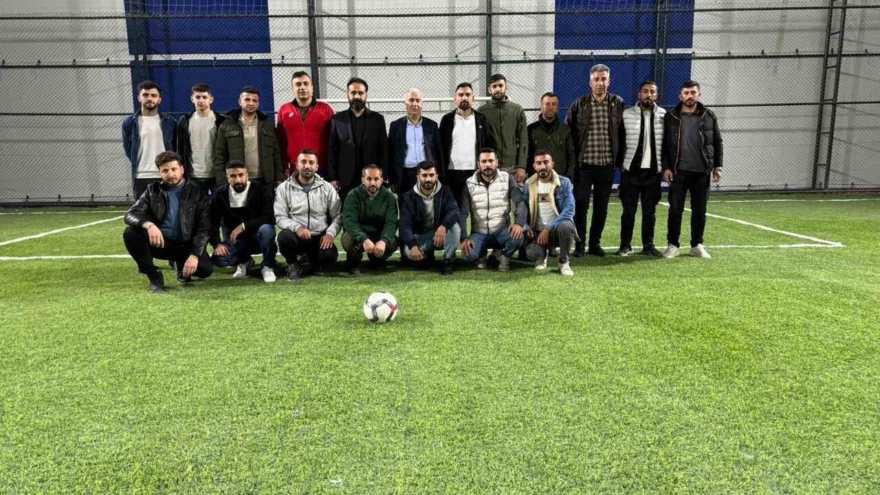 Yücebağ'da Geleneksel Futbol Turnuvası: Gençler Altın İçin Yarışacak