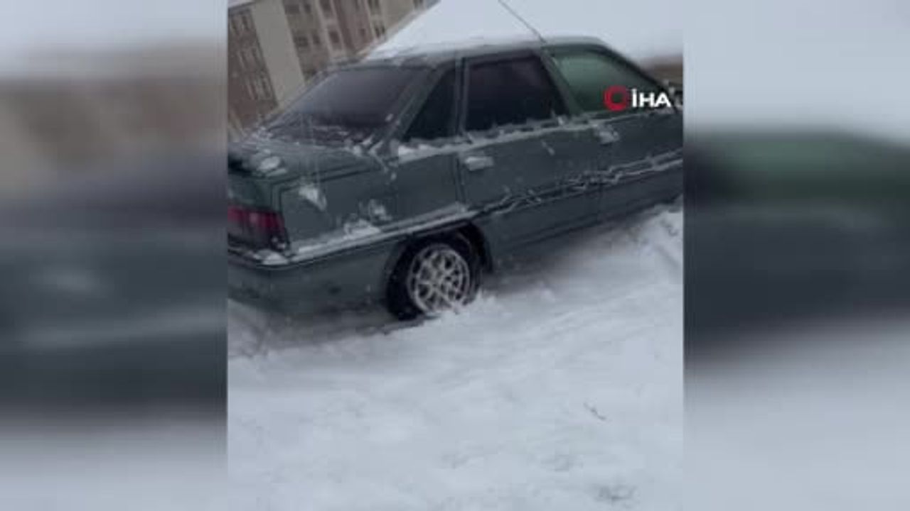 Yüksekova'da Sarıtaş Tüneli'nde trafik kazası: 3 yaralı