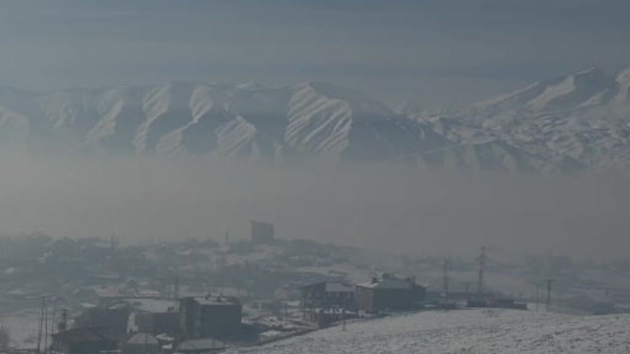 Yüksekova'da Yoğun Sis Manzaraları