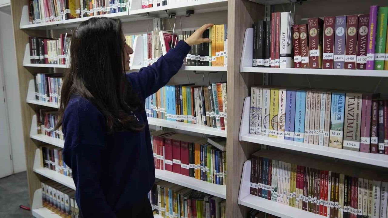 Yunusemre Belediyesi'nden kütüphane kitap bağışı kampanyası