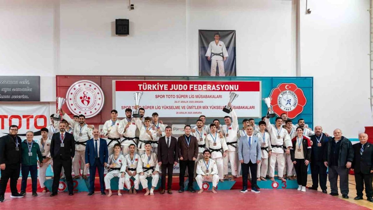 Yunusemre Belediyespor Erkek Judo Takımı Süper Lig'e Yükseldi