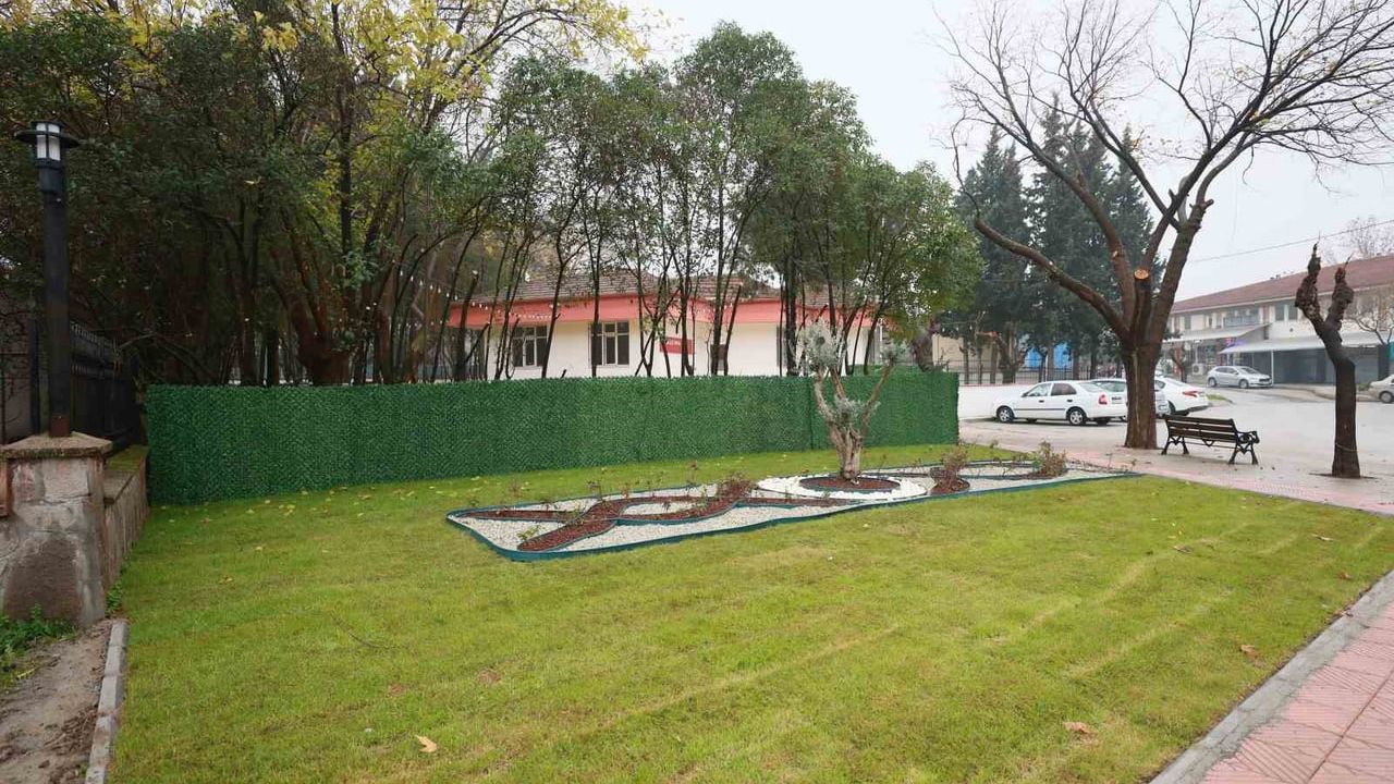 Yunusemre'de Emekli Kafe açılışa hazırlanıyor