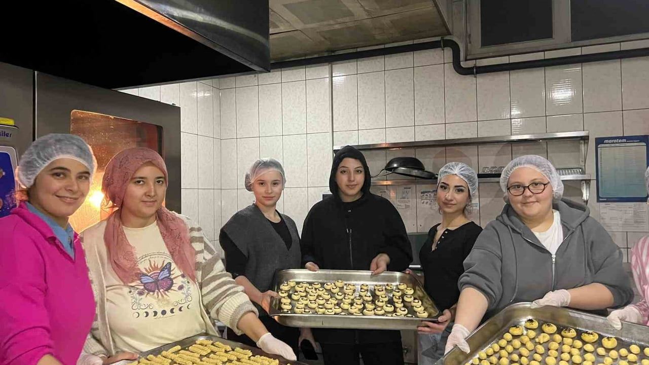 Yurtlarda Pizza ve Kurabiye Workshopları
