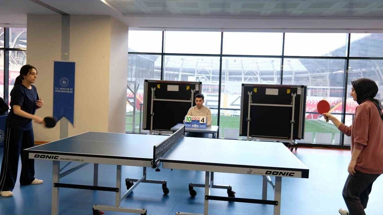 YurtLig Masa Tenisi İl Birinciliği Erzincan'da Sona Erdi