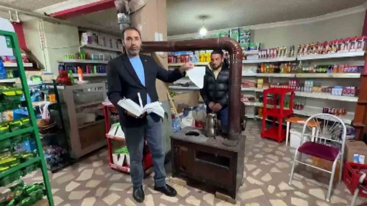 Zara'da hayırseverlerin desteğiyle 100 bin TL'lik veresiye kapatıldı, defter sobada yakıldı