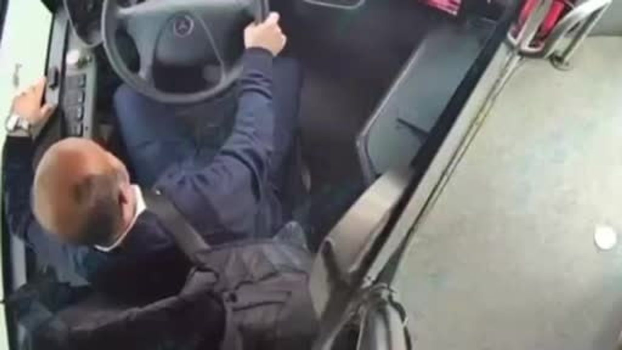 15 Temmuz Şehitler Köprüsü'nde metrobüs şoförü motosikletçilere kalkan oldu