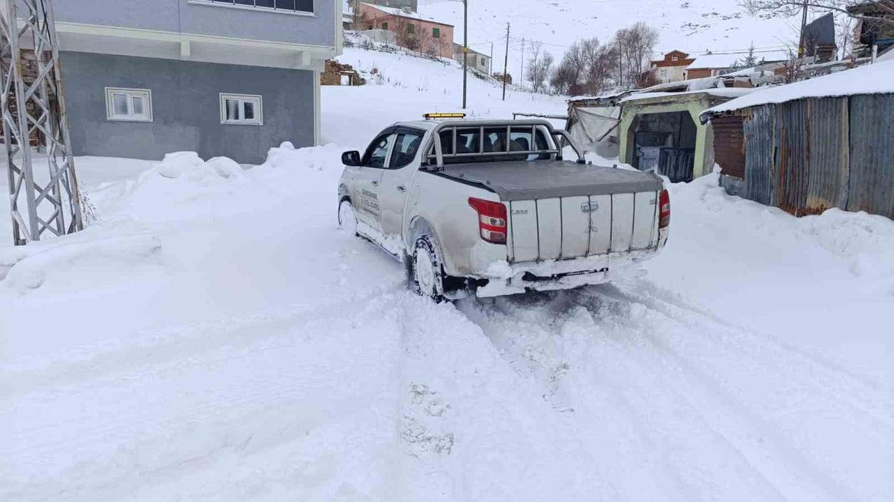 2 bin 170 rakımda ekmekleri biten köylülere İl Özel İdaresi yetişti