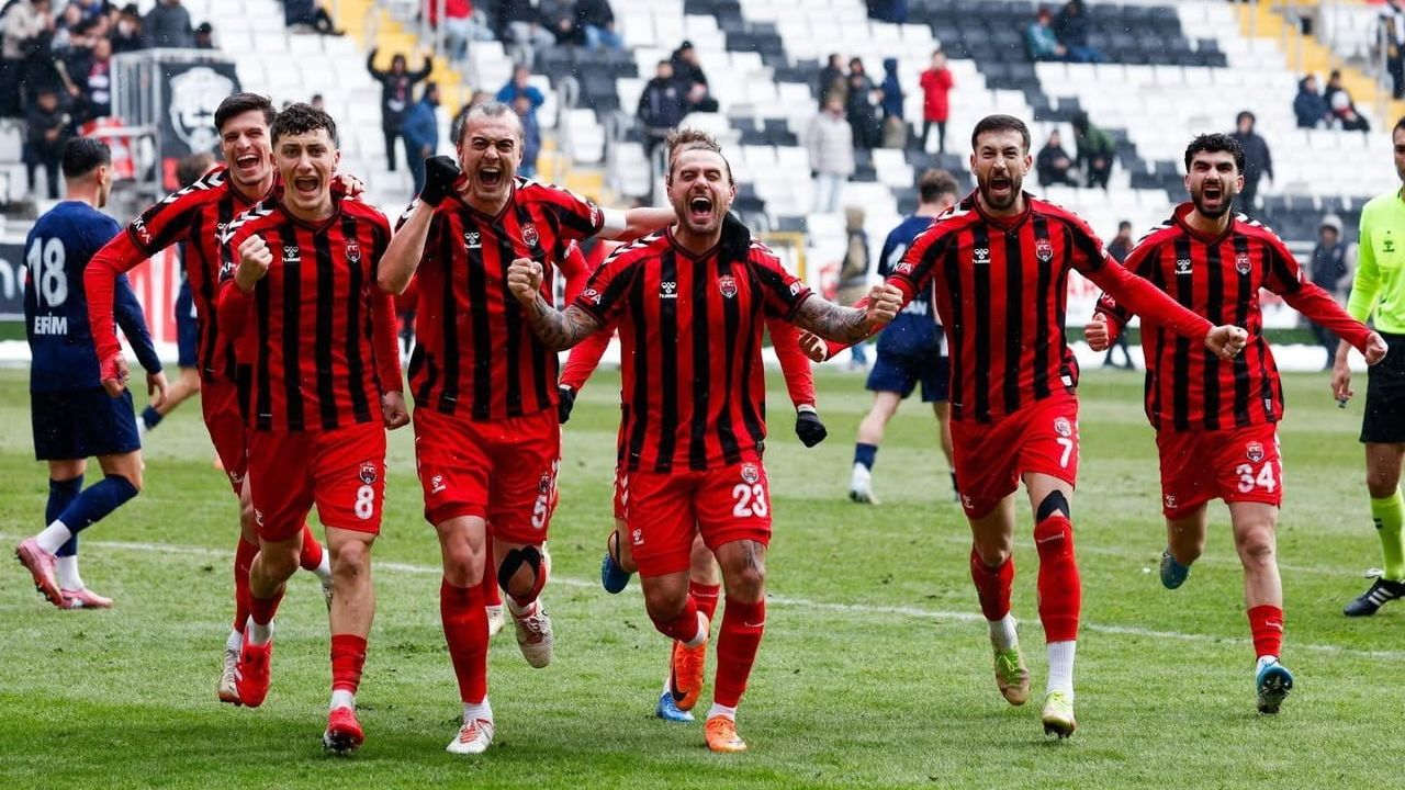 24 Erzincanspor, Altınordu'yu 2-0 Mağlup Etti