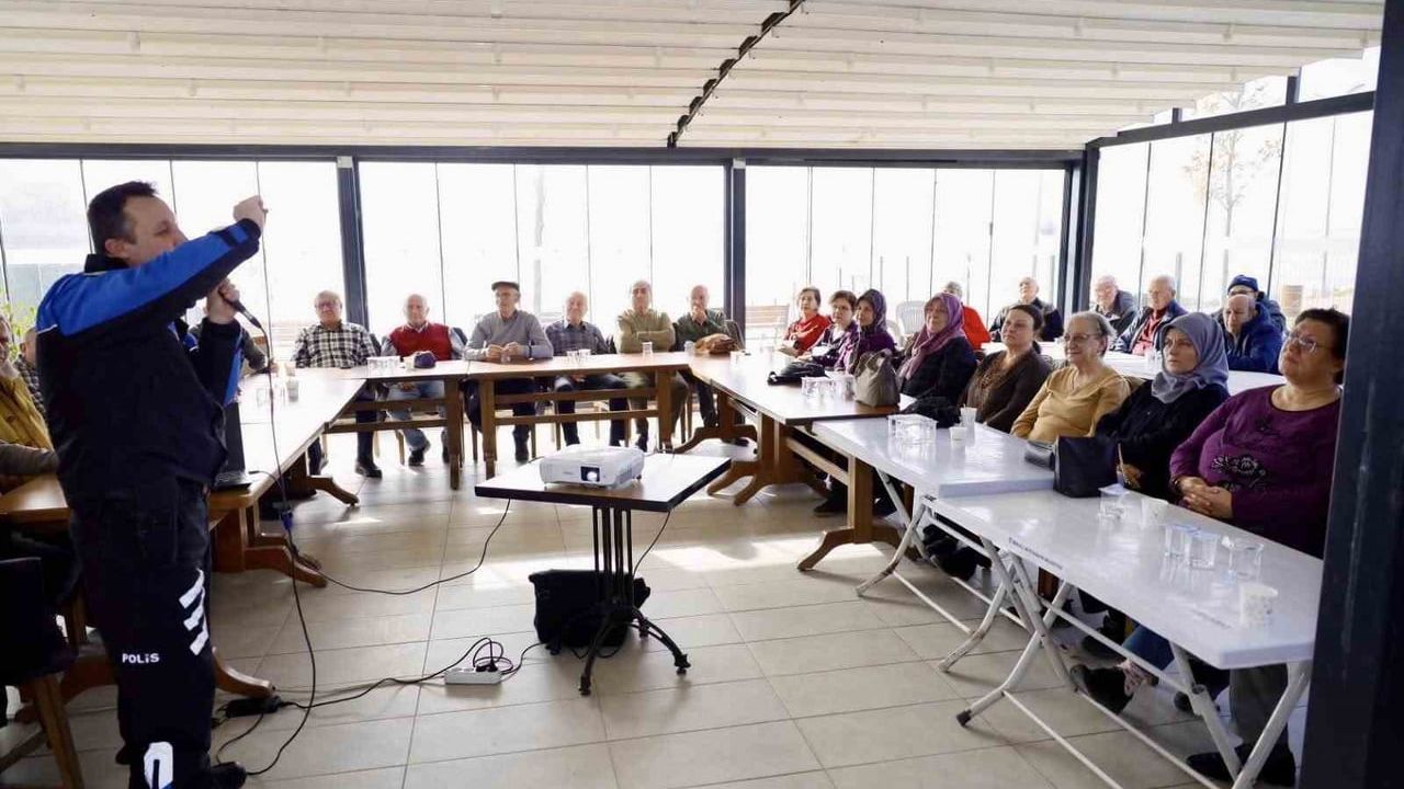 60+ Aktif Yaşlanma Kulübü’nde güvenlik bilgilendirmesi
