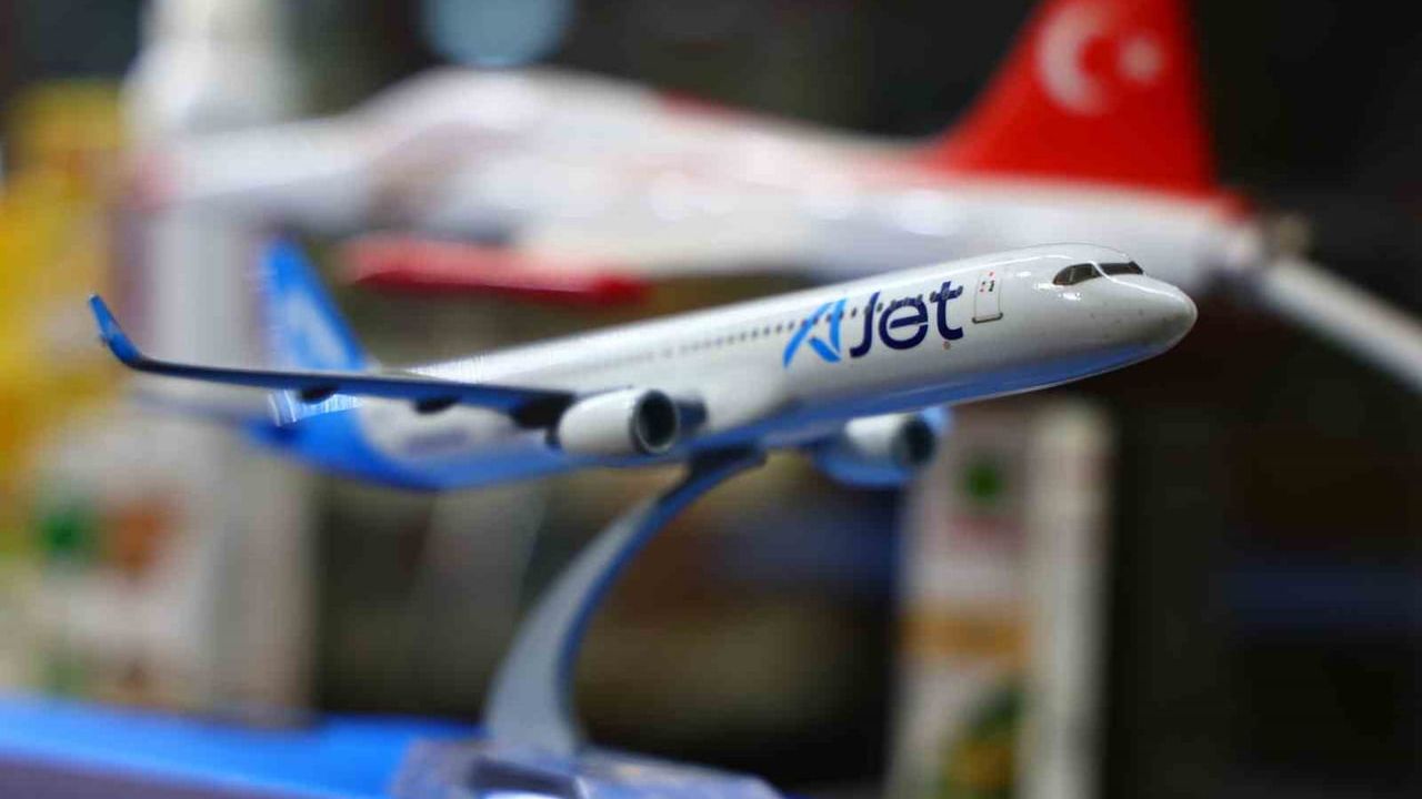 A Jet'ten koleksiyoner Atilla Demirbaş'a anlamlı destek