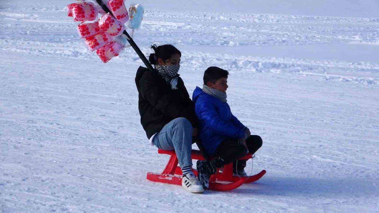 Abalı Kayak Merkezi'ne yarıyıl tatilinde aile akını