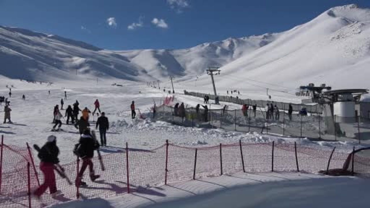 Abalı Kayak Merkezi yoğun karla yeniden canlandı