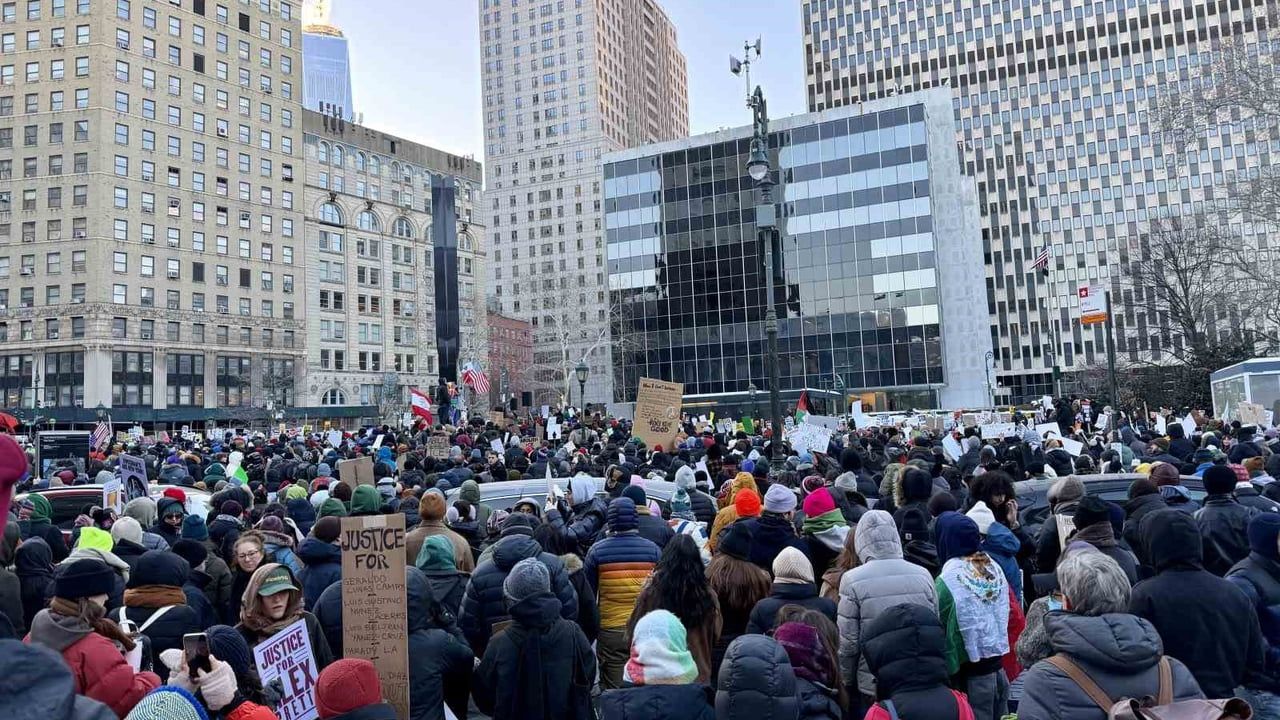 ABD genelinde 'ulusal kapanma' protestoları yayıldı; New York'ta yaklaşık 7 bin kişi
