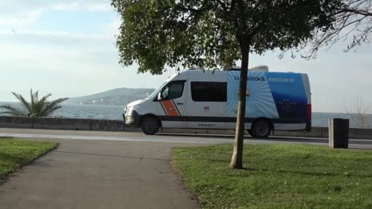 Adalar açıklarında denize düştüğü değerlendirilen kişi için 8 gündür süren arama