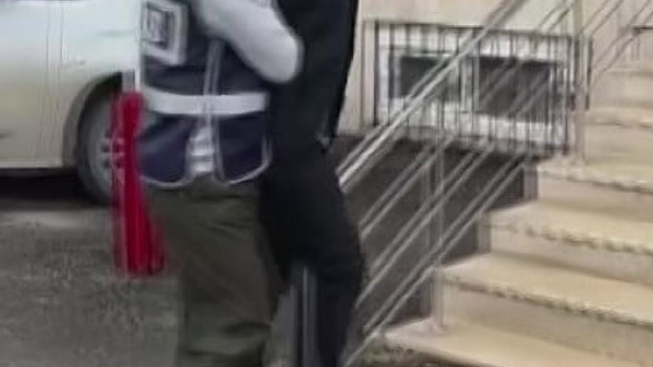 Adana'da boşanma aşamasındaki koca evde hasar oluşturdu, adliyeye sevk edildi