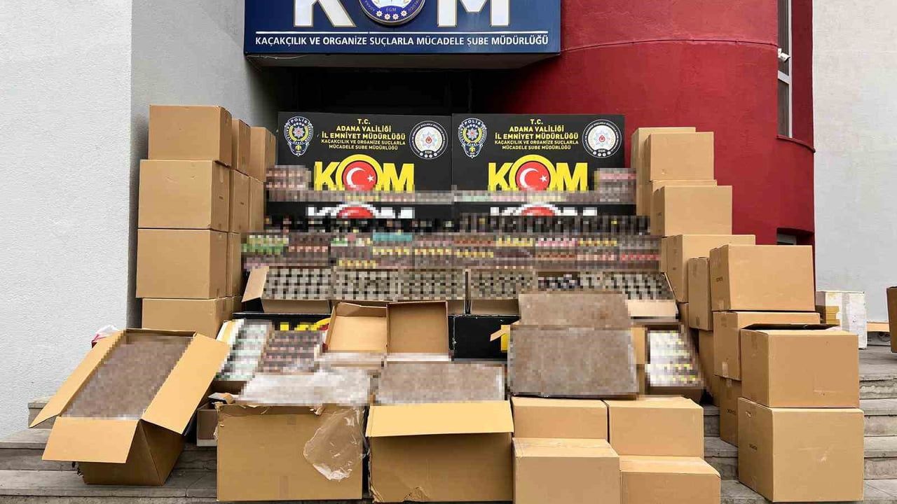 Adana'da depoda binlerce kaçak tütün ele geçirildi: 2 kişi tutuklandı