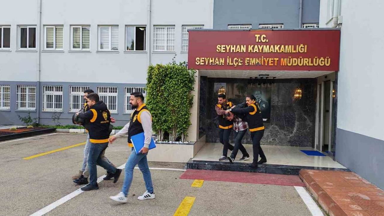 Adana'da ev baskınında AK-47 ve el bombası ele geçirildi: 4 tutuklama