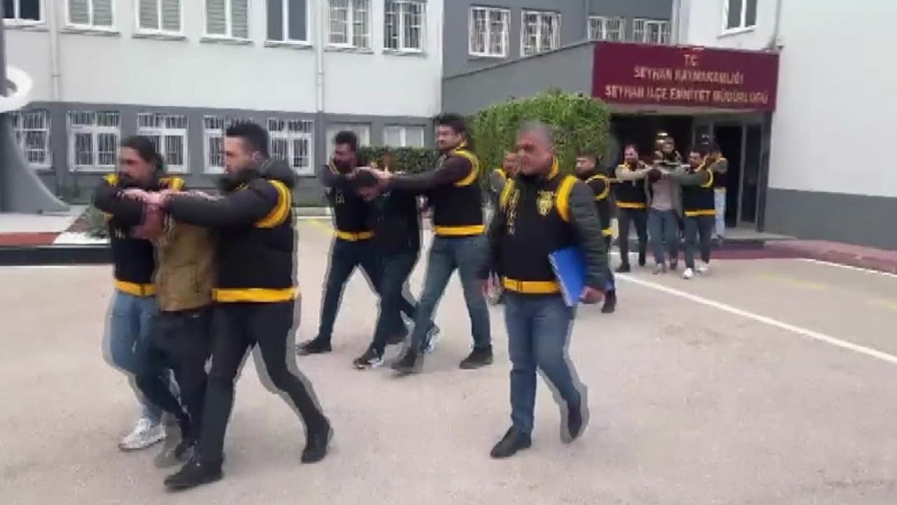 Adana'da ev ve araçlardan çatışma: 7 şüpheli tutuklandı