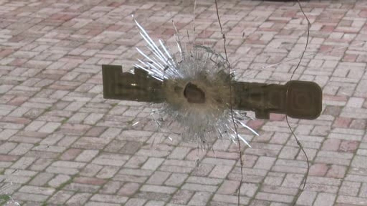 Adana'da giyim mağazasına kurşunlama: Esnaf kadın korku içinde