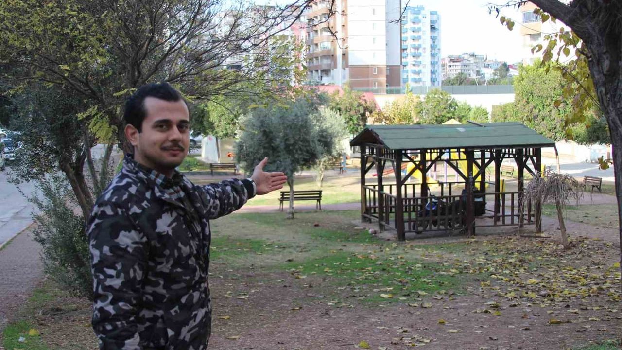 Adana'da kurt köpeklerinin saldırısı güvenlik kamerasında