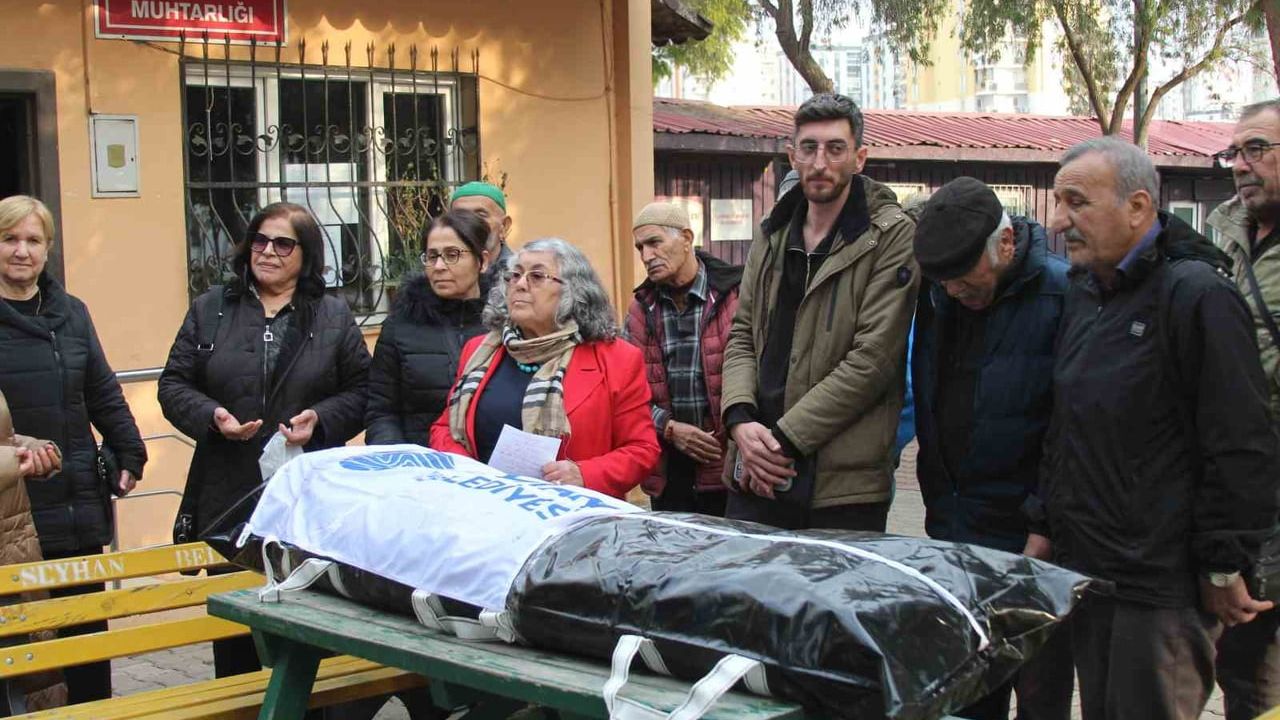 Adana'da muhtar belediyeyi 'vefat etmiş' ilan edip cenazesini kaldırdı