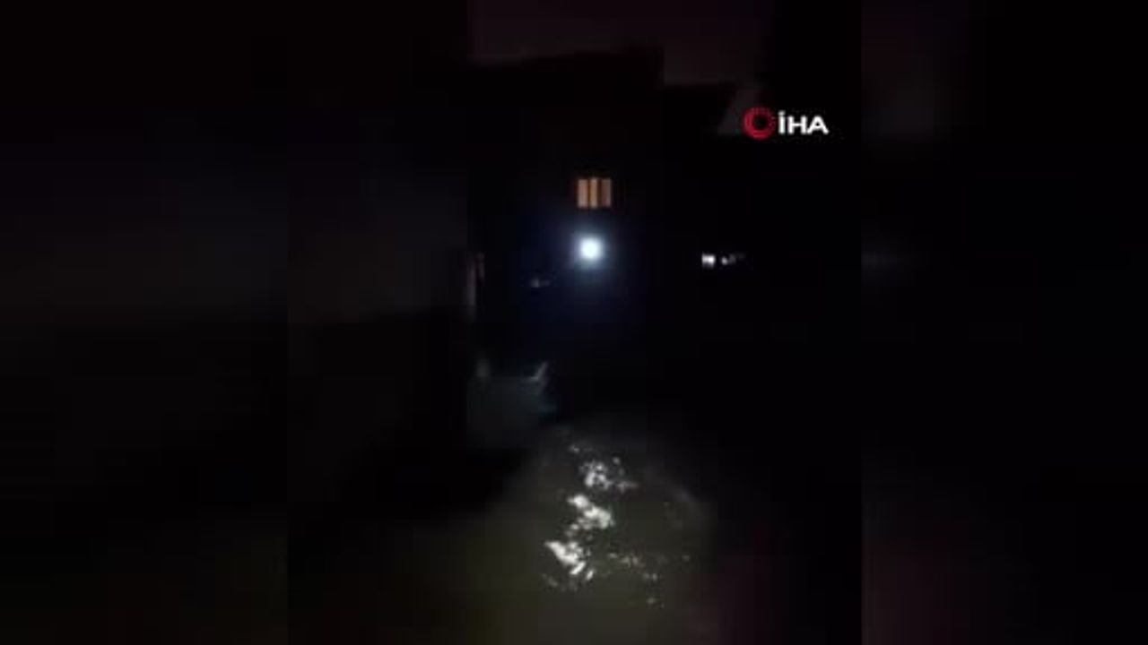 Adana'da sağanakta evlerde mahsur kalanlar kurtarıldı