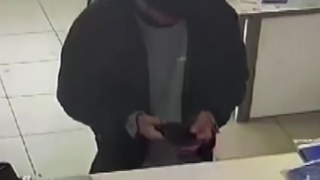 Adana'da sahte kimlikle kargo dolandırıcılığı: 2 tutuklama