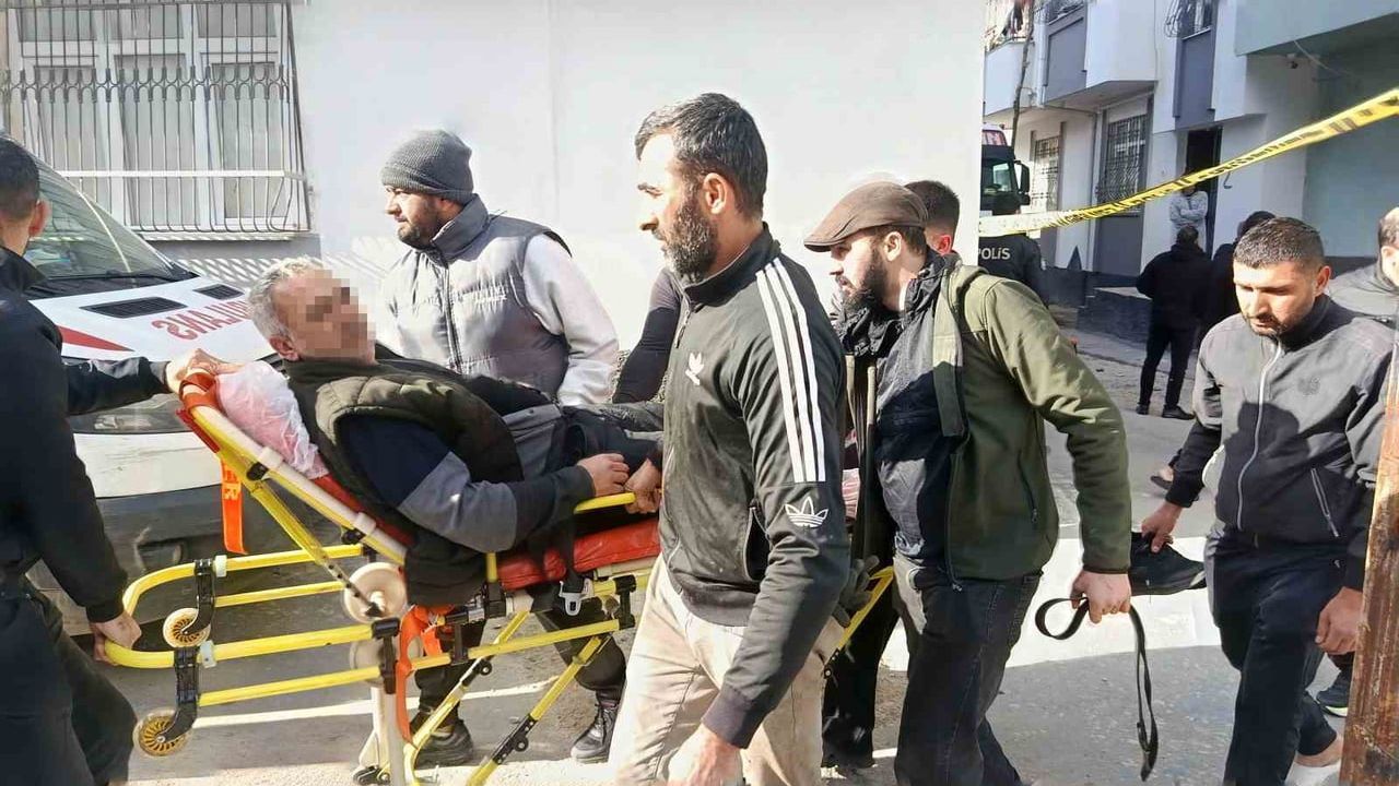 Adana'da Tartıştığı Dayısını Sokak Ortasında Bacağından Vurdu