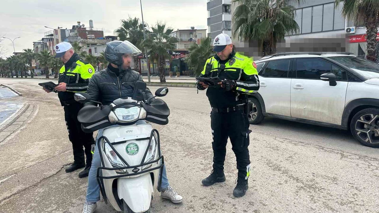 Adana'da tek günde 228 motosiklet sürücüsüne 1 milyon 283 bin 338 TL ceza
